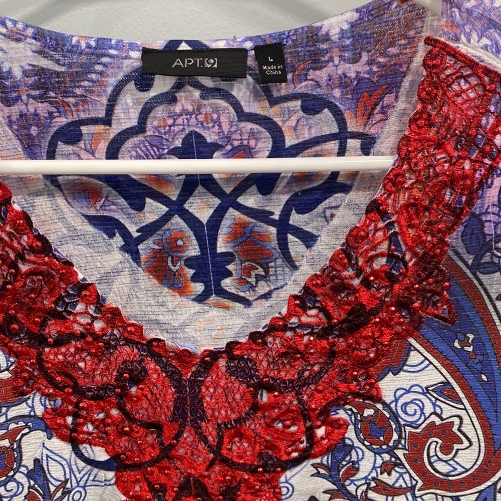Apt cool design t shirt blouse - Picture 2 of 2